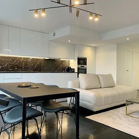 Apartment Rare 75m2 Parisian Apartment, Breathtaking Views! *